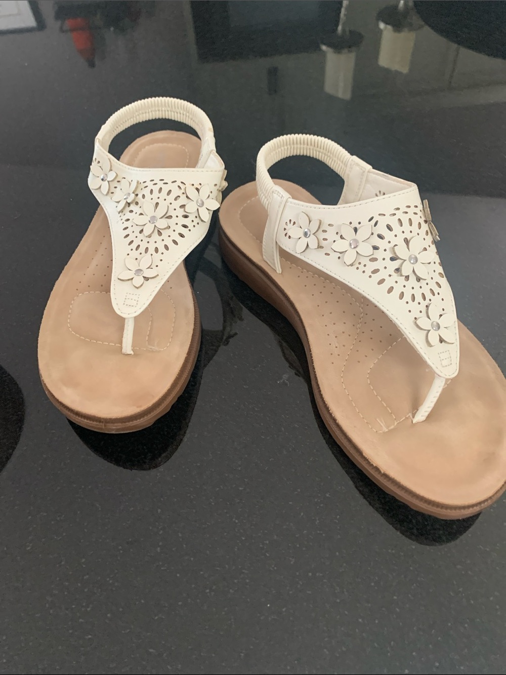 Annie White Floral Thong Sandals with Elastic Back